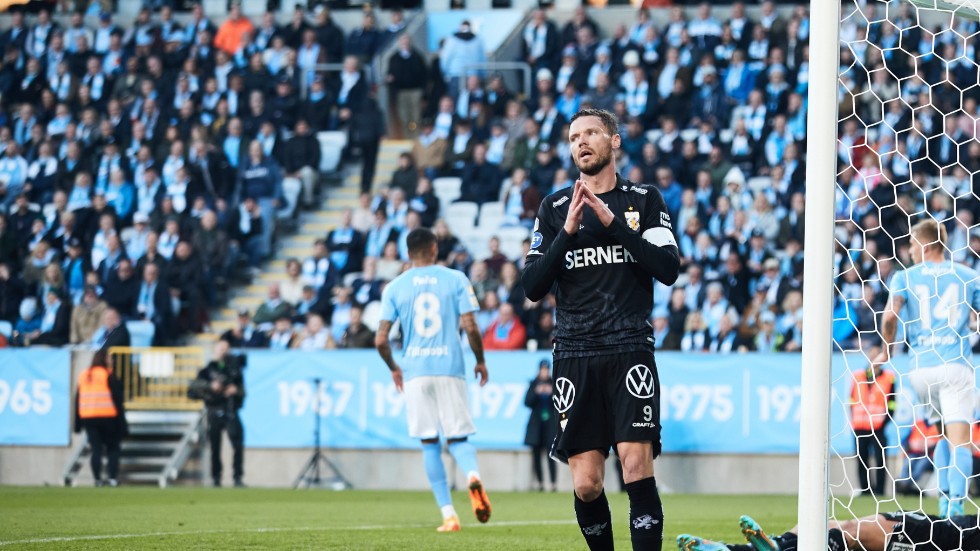 IFK Göteborgs Marcus Berg deppar under bortamatchen mot Malmö FF, som vann med 1–0.