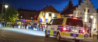 Fylleslag i Visby • Tre personer omhändertogs • Polisen: "En gjorde våldsamt motstånd"