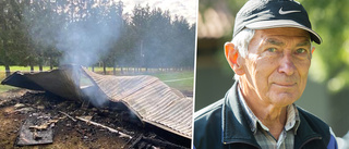 Kiosk vid fotbollsplan totalförstörd i brand – misstänks vara anlagd: "Hade nytt tak och ny altan"