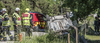 Bil voltade i Eksta: Misstänkt rattfylla bakom olyckan 