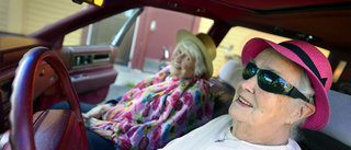 Stina, 85 och Elsie, 92, trivs på raggarstritan 
