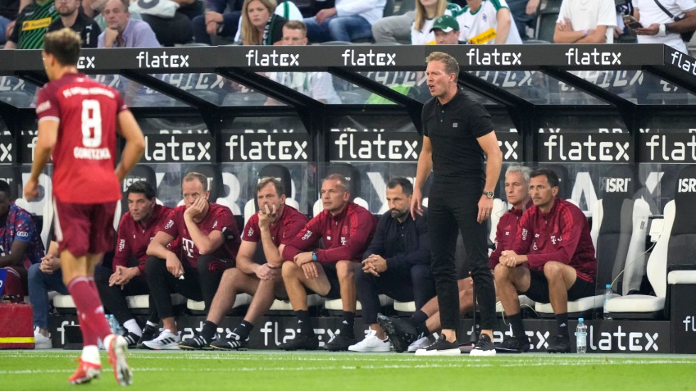 Julian Nagelsmann, till höger, har inte fått med sig resultaten som Bayern München-tränare.