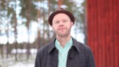 Olof Wretling dricker kaffe på nattåget – gör besök i Piteå