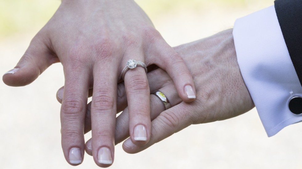 Synen på vem som får gifta sig med vem har gradvis förändrats i Sverige. Lagarna har blivit strängare och mer restriktiva.