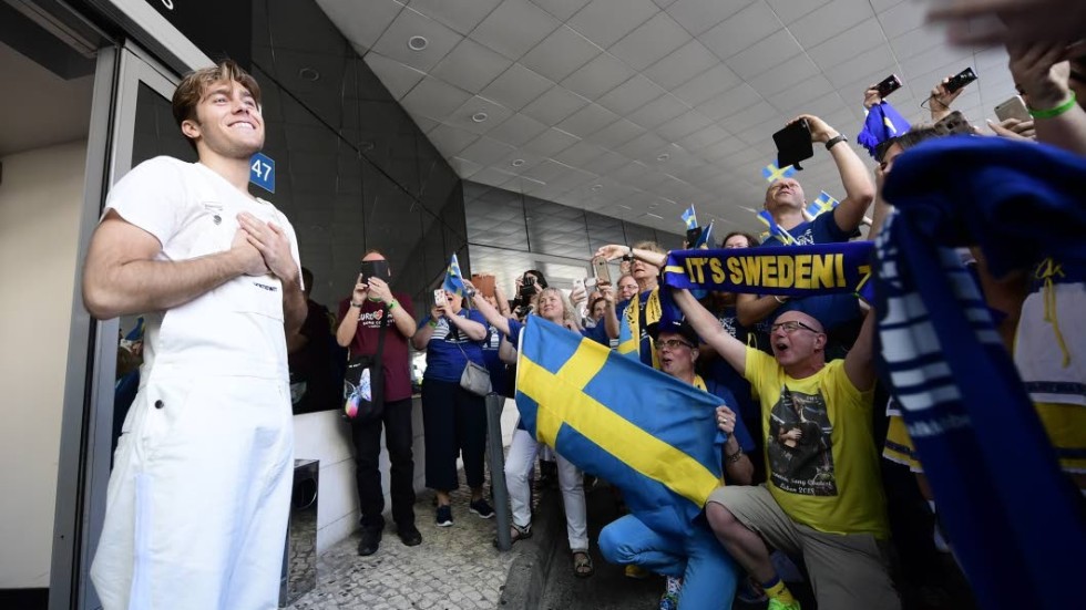 Så här såg det ut när Benjamin Ingrosso träffade medlemmar i den svenska Melodifestivalklubben inför den andra semifinalen i Eurovision Song Contest i Lissabon förra året.