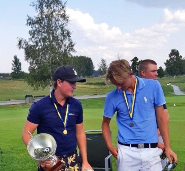 Rasmus Rosin, till vänster, var nöjd med sin debut på challengetouren.