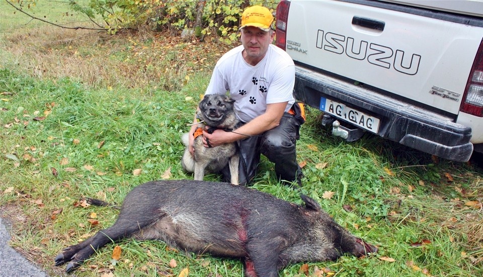 Thomas Knutsson, Horn, är en erfaren jägare som informerar om vildsvinen och jakten kring dem. Foto Lars-Göran Bexell