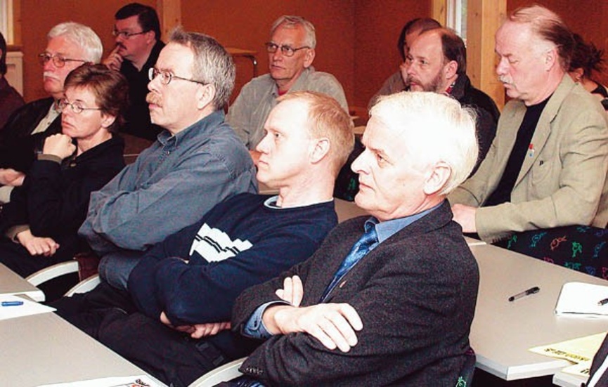 Bengt Hallberg, närmast kameran, var inbjuden som föreläsare på seminariet i Virserum. Han krävde att M-real tar sitt fulla ansvar för människorna i Silverdalen.