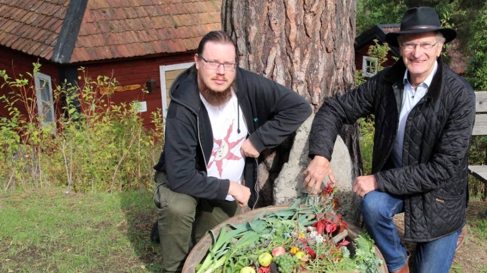 Emil Thuresson och Pär-Magnus Jonsson hoppas på många besökare i Kisa hembygdsgård.