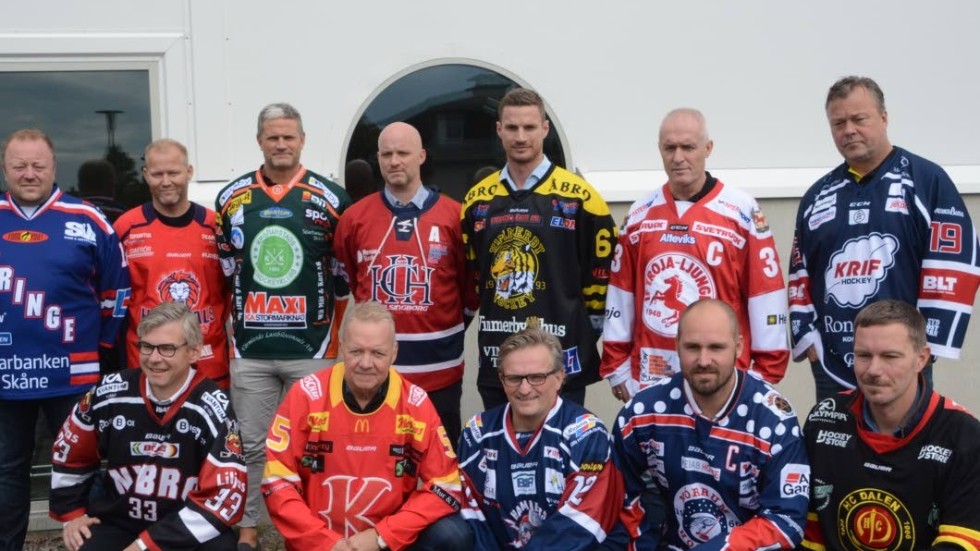 Tränarna i Hockeyettan södra på plats på upptaktsträffen i Nybro.