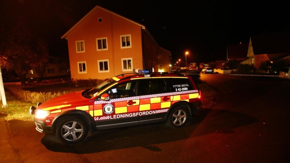 MALMSLÄTT 20161021
Explosion i lägenhet i Malmslätt strax utanför Linköping. 
Polis, räddningstjänst och ambulans på plats.
Foto Jeppe Gustafsson