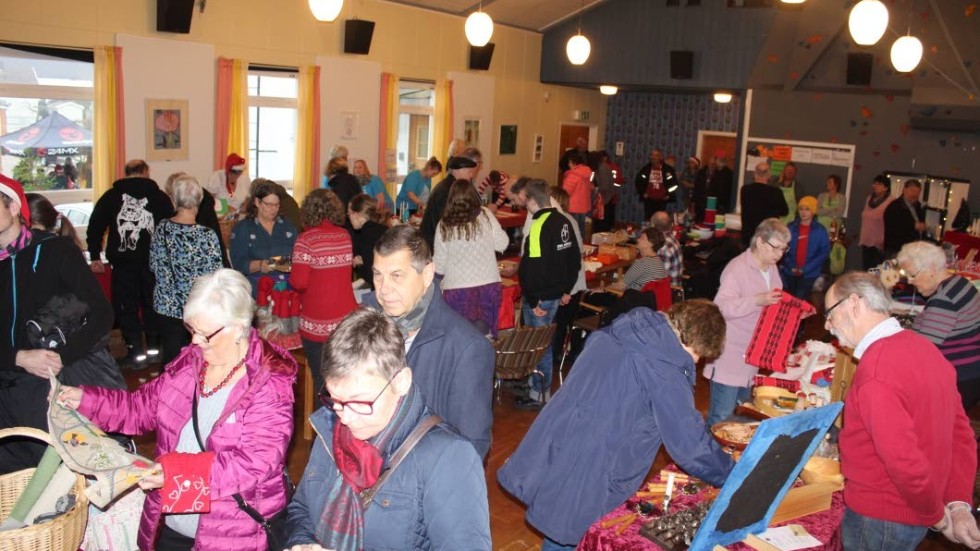 Uppemot 500 personer besökte julmarknaden iHhorn