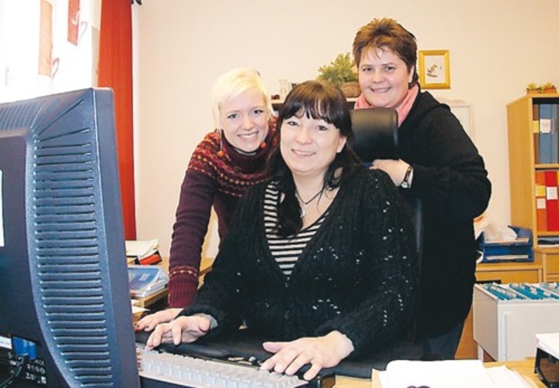 Initiativtagarna. Lena Johansson, Ann-Mari Brengdahl och Ingela Wass är personerna bakom den nya ungdomssidan på nätet.