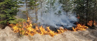 Gräsbrand vid Mojner i Boge • ”Inringaren var orolig för sitt garage”