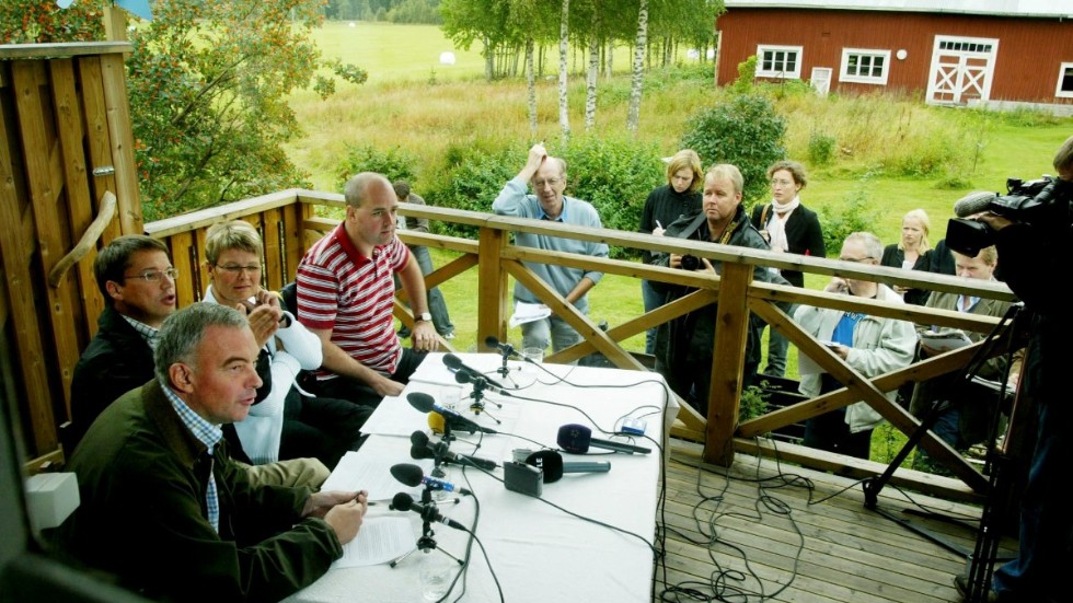 En bild från en tid då reformer var i centrum i svensk politik. Alliansen bildas hemma hos Centerledaren Maud Olofsson i Högfors 2004.