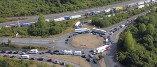 Långa köer i Dover tredje dagen i rad