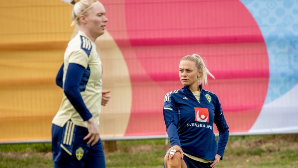 Hedvig Lindahl och Fridolina Rolfö är två av spelarna som känner att det är dags för Sverige att ta ett mästerskapsguld.