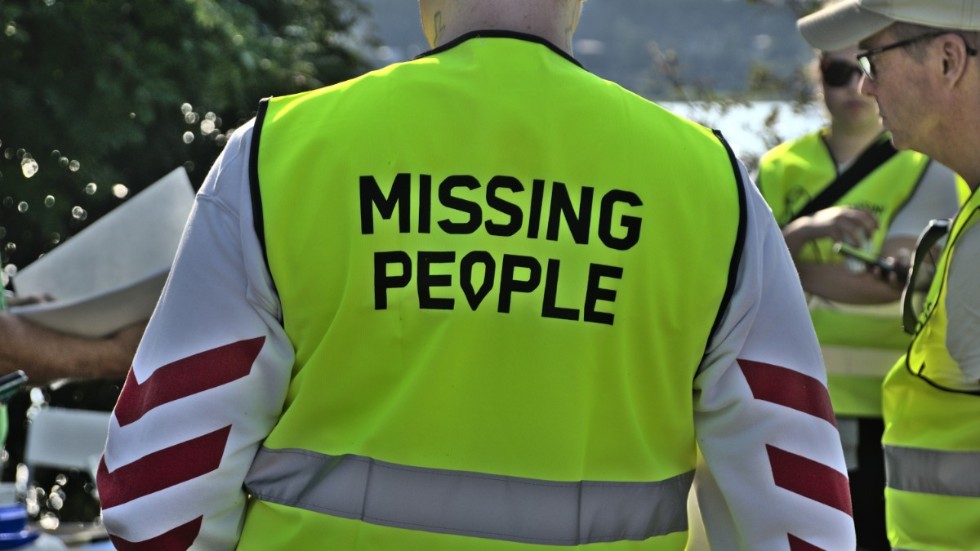 Missing people ber allmänheten att skicka in alla tips de kan för att assistera i sökandet efter den försvunna kvinnan.