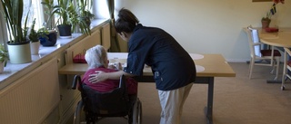 Politiker kräver bättring på äldreboenden