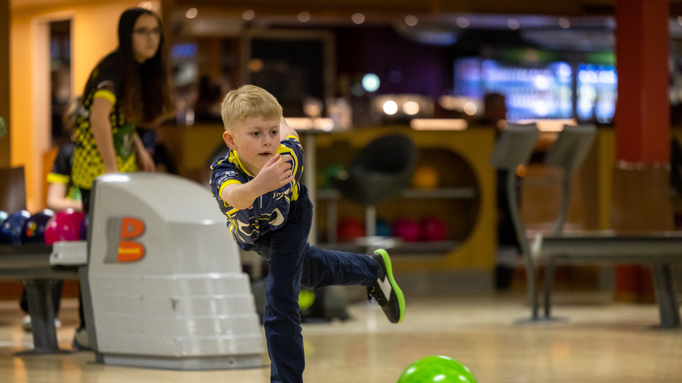 Peter Hodor, generalsekreterare i Svenska Bowlingförbundet, tycker att Sörmlands barn ska röra på sig mer.