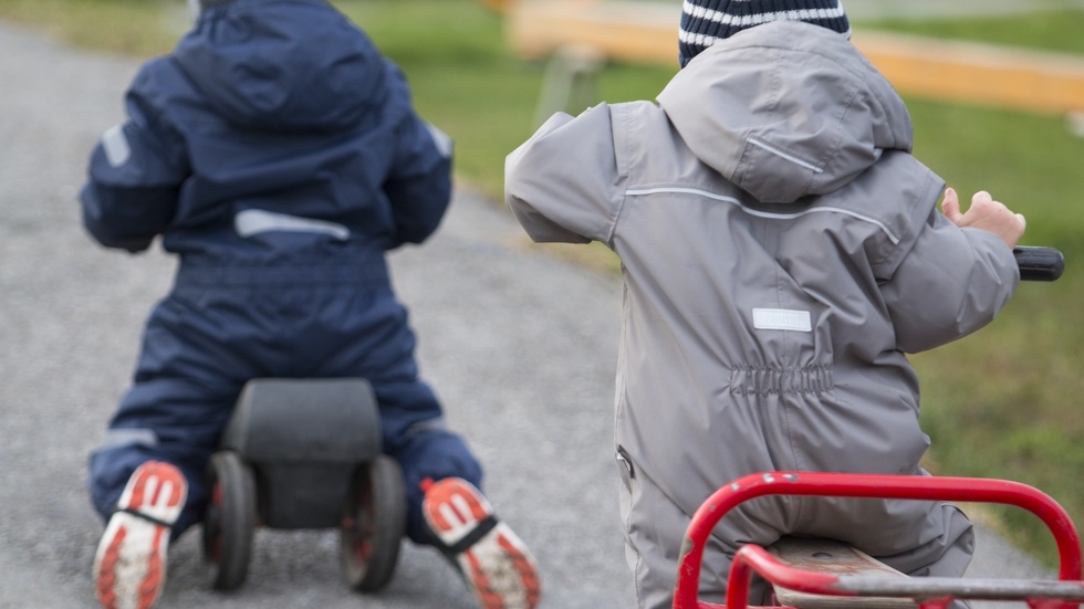 Vart ska våra barn ta vägen tills den nya förskolan är färdigställd? skriver Nicki Holmström med anledning av förslaget om nedläggning av förskolor i Krokek.