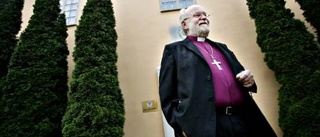 Biskopen lovar hjälp till "alla"