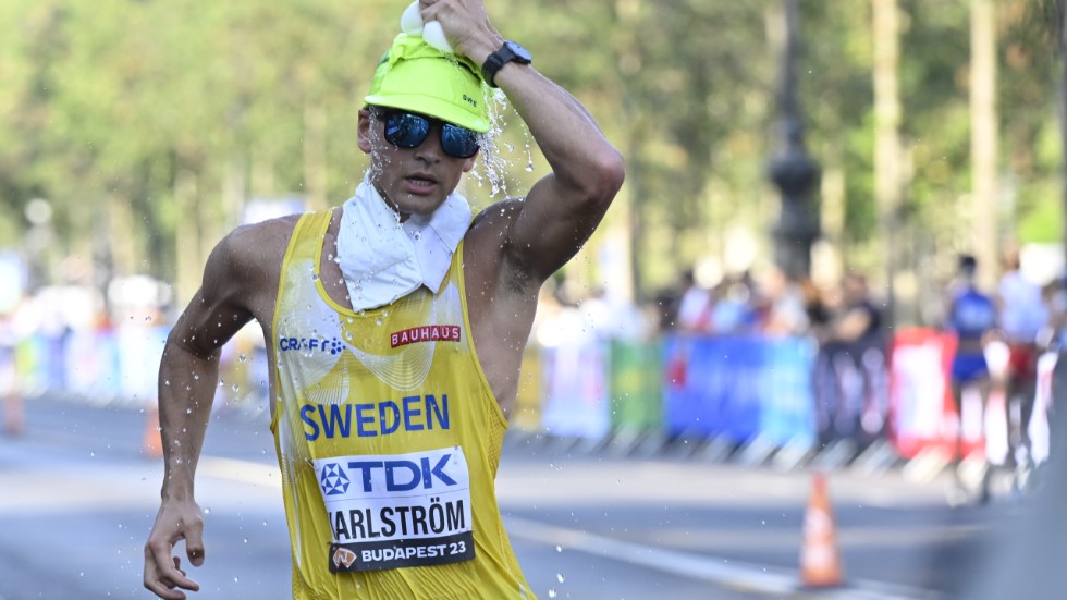 Sveriges Perseus Karlström under herrarnas 35 kilometer gång under friidrotts-VM i Budapest.