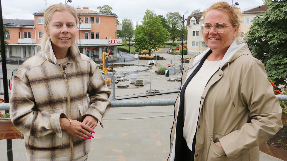 Jenny Nilsson och Frederika Svensson är i full gång att planera invigningsfesten på Tors Plan. Det blir bland annat ett stort tårtkalas, och det finns förhoppningar om att det blir folkfest på torget.