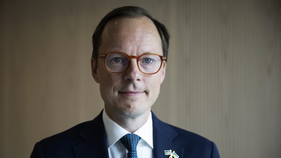 Utbildningsminister Mats Persson (L) vill se över lagen om etikprövning. Arkivbild.