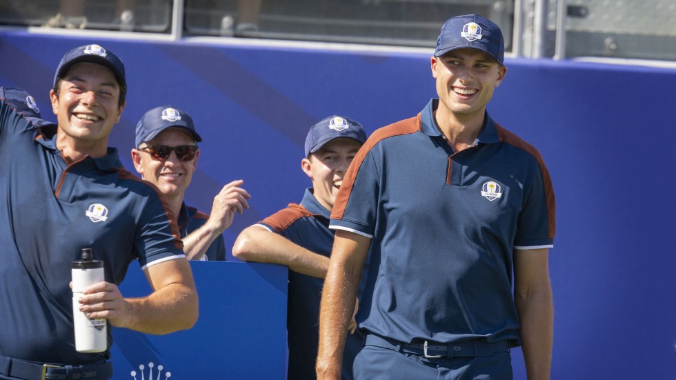 Victor Hovland Norge och Ludvig Åberg, Sverige, under torsdagens tränig inför Ryder Cup på Marco Simone Golf & Country Club i Rom.