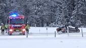 Bil voltade på E4 i Notviken – en person till sjukhus