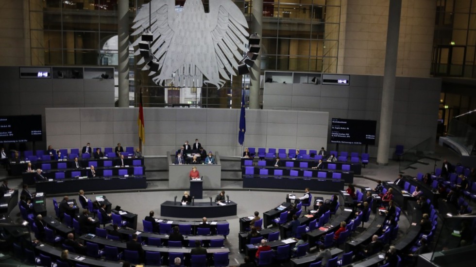 Politiker i Tysklands förbundsdag förväntas ha på sig munskydd när de kliver upp för att tala. Arkivbild.