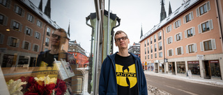 Bokhandlaren i Uppsala: "Vi räknar med att sälja massor av böcker"