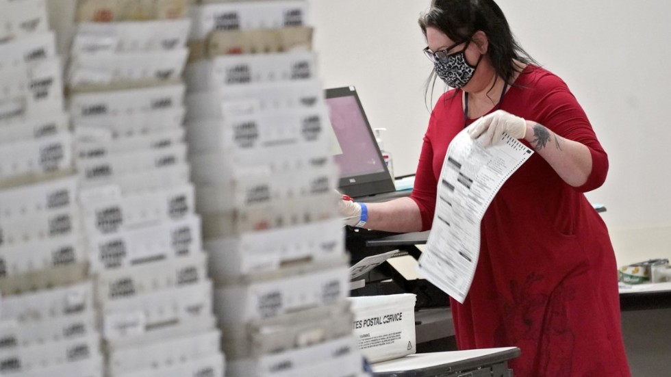 I staden Phoenix i delstaten Arizona pågår rösträkningen ännu för fullt.