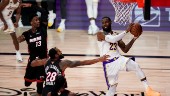 LeBron stannar i Lakers – kan spela med sonen