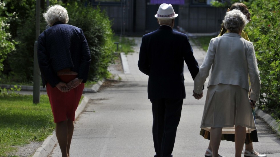 Den som av hälsoskäl väljer att gå i pension vid 62 års ålder får betala högre skatt än den som går i pension vid 65 års ålder. En tuff bestraffning, tycker signaturen Lyris59.