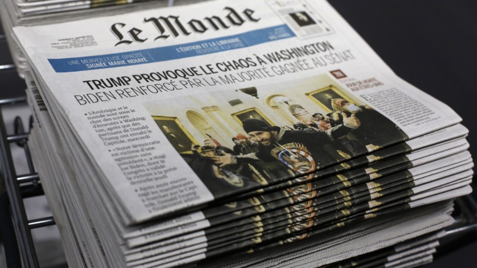 "Trump skapar kaos i Washington" skriver franska tidningen Le Monde om våldsamheterna i USA:s kongress.