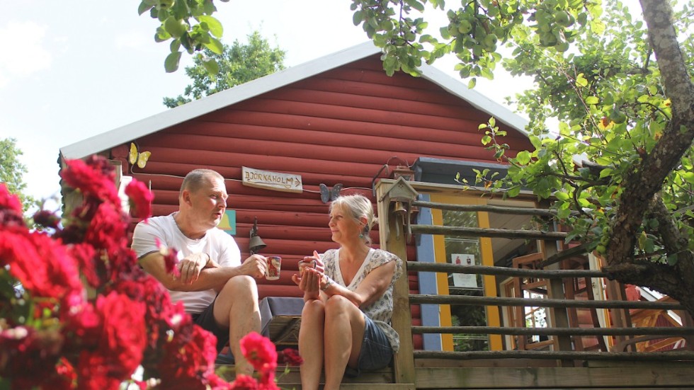 Christian och Petra Weigl har sett sin verksamhet med bageri och pizzeria blomstra i Flaten, mellan Målilla och Virserum. "Många har överraskats av att man kan äta här mitt ute i skogen". 
