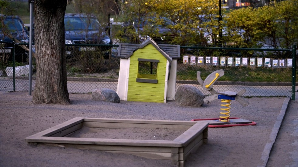 En mamma hittade sitt barn ensamt på förskolegården vid hämtning. Arkivbild.