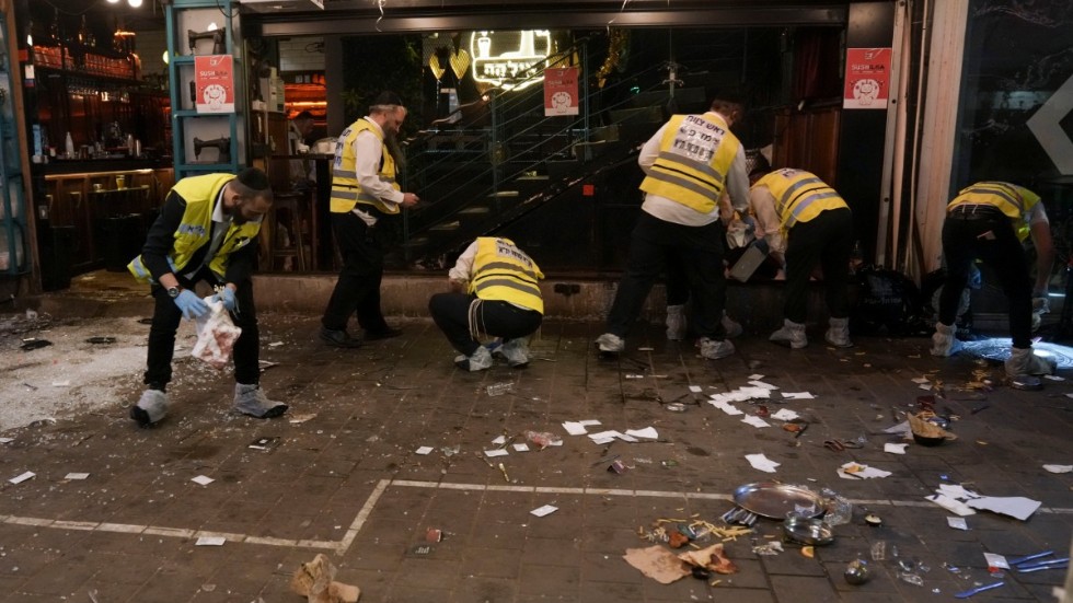 Skottdådet inträffade på en gata i Tel Aviv med många barer och restauranger.