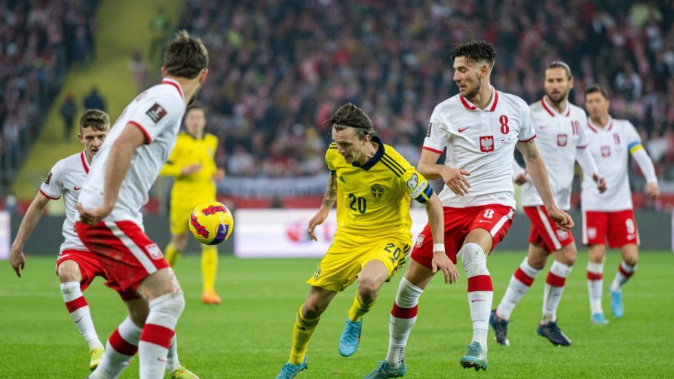 Sverige förlorade denna match mot Polen. Därför blir det inget fotbolls-VM i Qatar för Sverige.