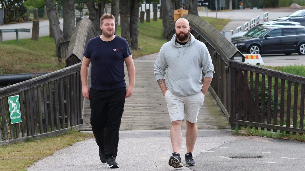 Robert Wass och Albin Rydquist, båda från Kisa, kollegor till vardags och båda med erfarenheten med att en närstående tagit sitt liv. "Det är viktigt att våga prata om det."