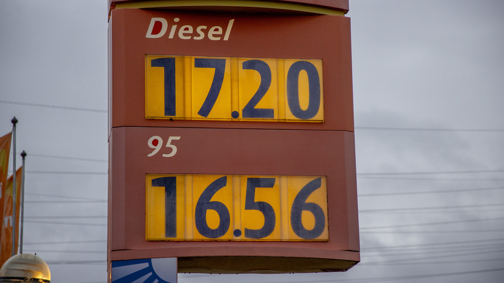 Billigt. I alla fall om man tänker på att dieselpriset under 2023 kunde krypa upp mot 30 kronor litern.