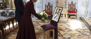 Drottning Elizabeth hedrad på sin dödsdag