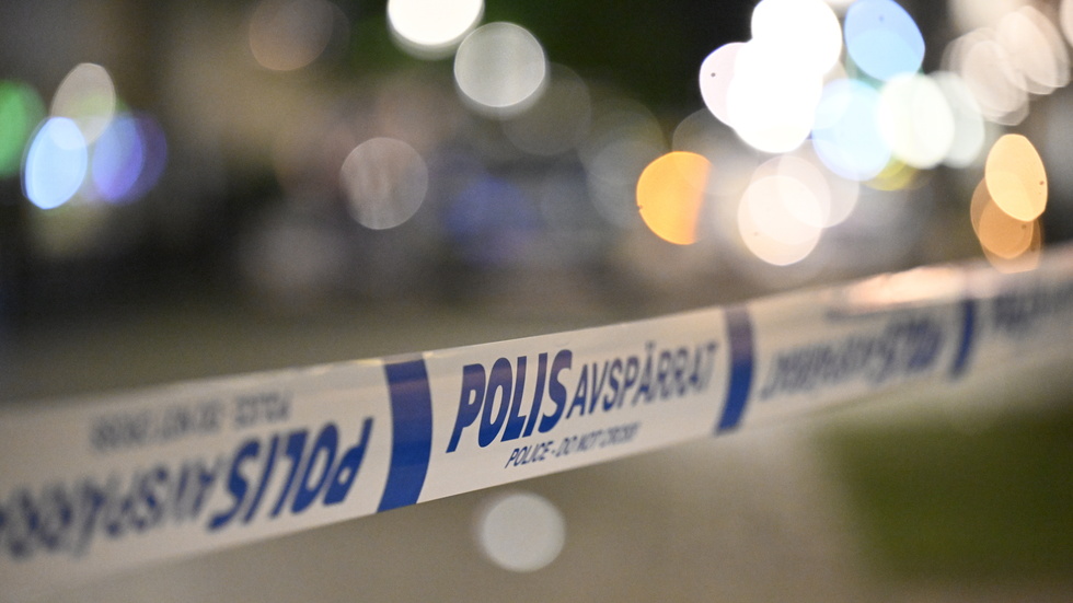 Polisen har spärrat av två platser efter dubbla mordförsök i Eskilstuna. Arkivbild.