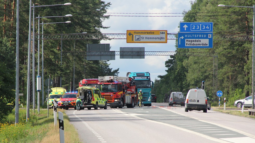 En kvinna i 30-årsåldern vårdades på intensiven efter trafikolyckan i Hultsfred under onsdagen. 