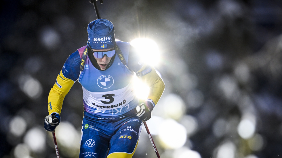 Sebastian Samuelsson under herrarnas distanslopp över 20 kilometer under världscupen i skidskytte på Östersunds skidstadion.