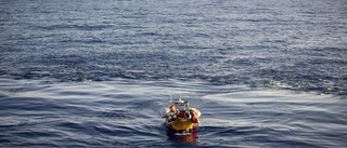 Migranter i nöd räddade utanför Lampedusa