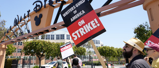 Författarna slutar strejka – skådespelarna fortsätter