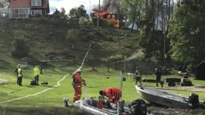 Stor brand i skärgården – Birger var en av de första på plats: "Hörde hur det smattrade och smällde"